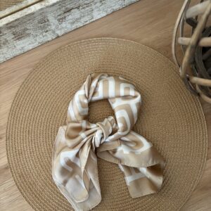 Carré imprimé géométrique beige Serena